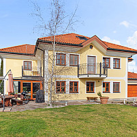 Seekirchen-Mödlham-Landhausvilla-Gartenansicht 2
