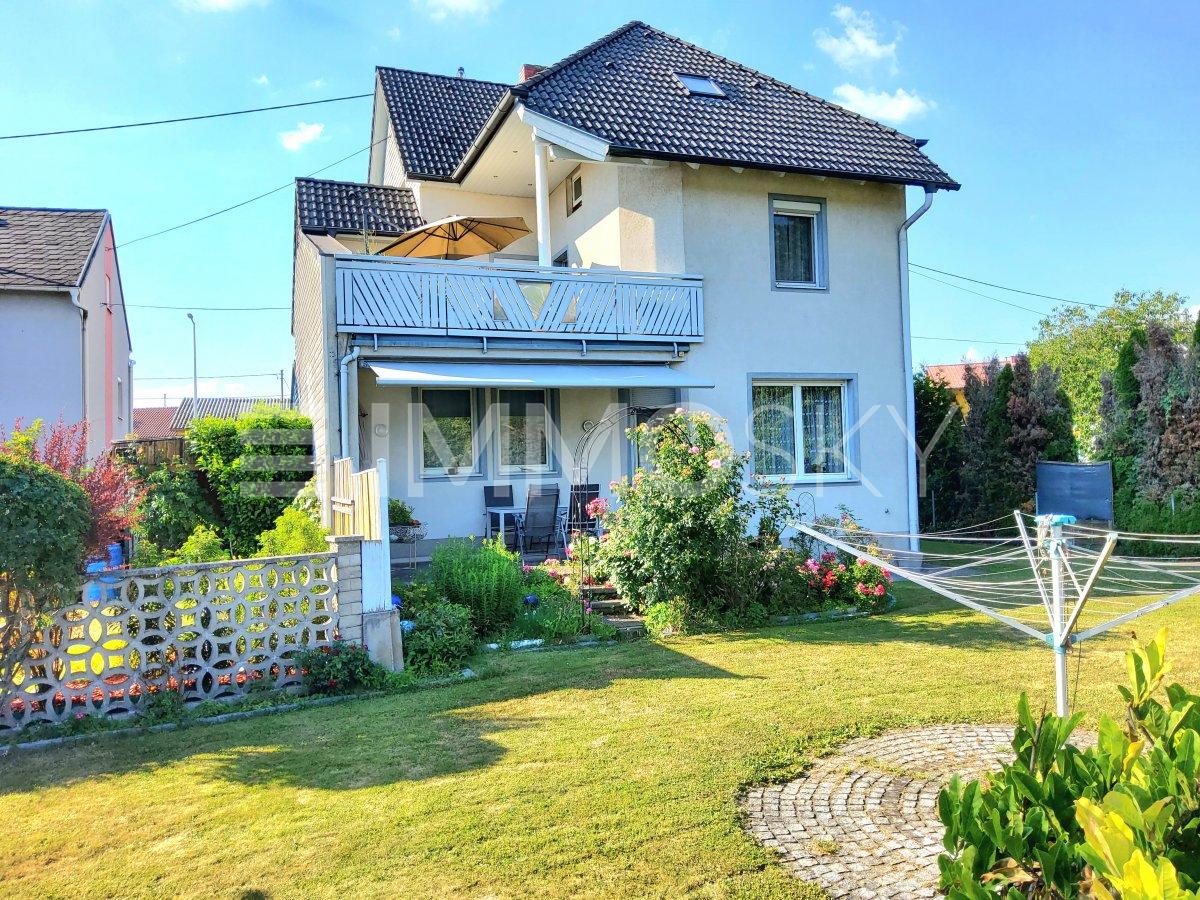 2 Familienhaus mit 2 Terrassen und Garten