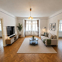 Wohnzimmer eingerichtet