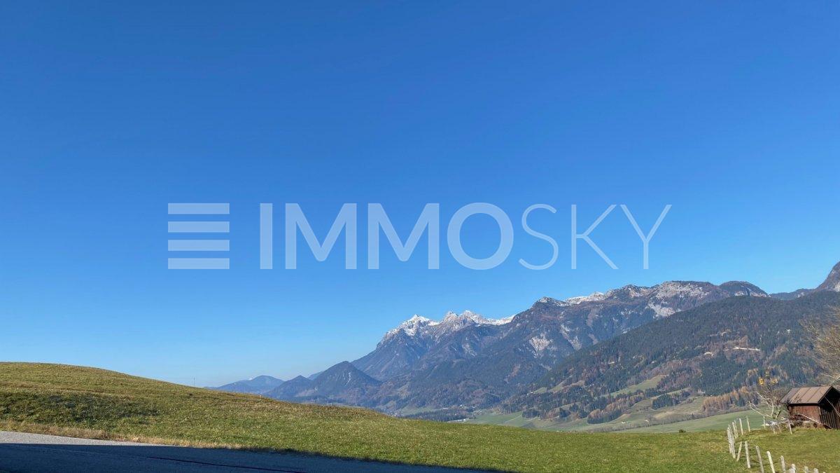 TRAUMHAFTES PANORAMAGRUNDSTÜCK IN ABSOLUTER RUHELAGE