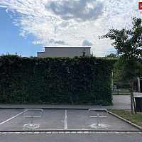 Absperrbarer Stellplatz