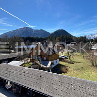 SEHR HELLE AUSSICHTSWOHNUNG IN RUHE- UND SONNENLAGE