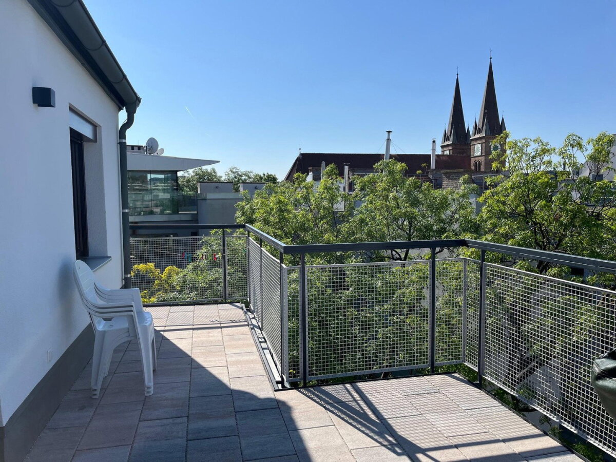 Sonnige Terrasse der Wohnung n