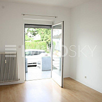 Wohnzimmer mit 18 m2 Terrasse