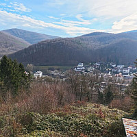 Grundstück und Ausblick Richtung Feuerstein und Dambach