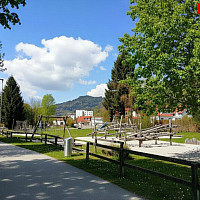 Spielplatz u. Radweg am Murufer Leoben Prolebersiedlung WAG Sommer