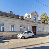 Hausansicht straßenseitig (Straßentrakt)