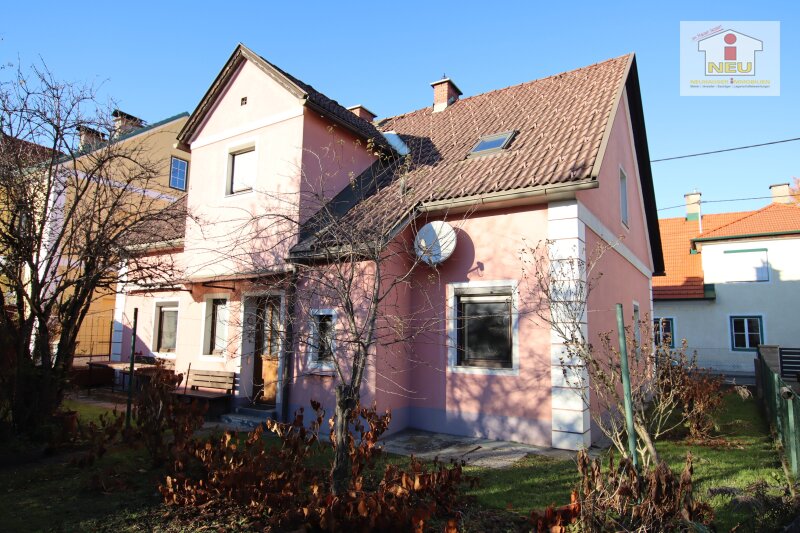 Schönes 135m² Wohnhaus mit schönen idylischen 423m² Hofgrundstück