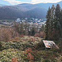 Grundstücksansicht von Nord nach Süd-Süd-Ost