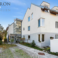 Wohnhaus straßenseitig