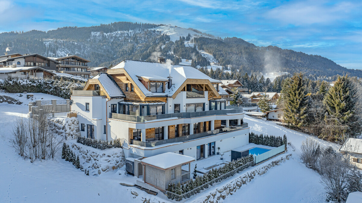 KITZIMMO-Luxusvilla mit Pool und Kaiserblick kaufen - Immobilien Ellmau.