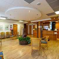 Warteraum mit Anmeldung_Rezeption