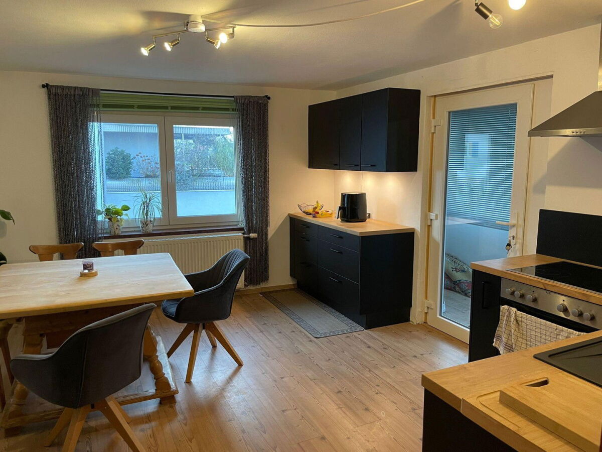 Küche mit Essbereich