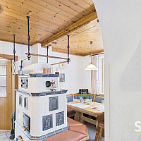 Essplatz mit Kachelofen