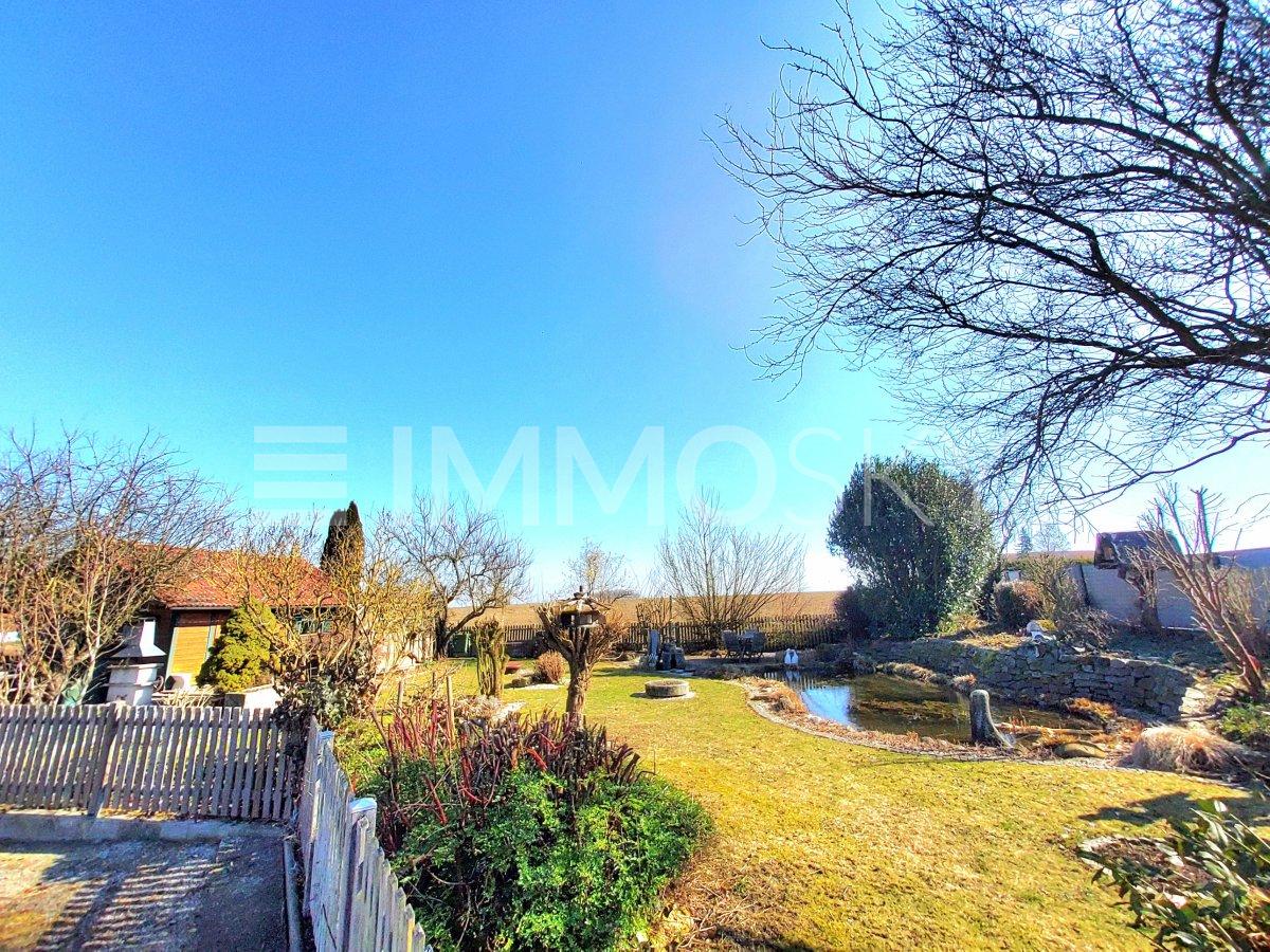 Doppelparzelle Kleingartenhaus mit Schwimmteich