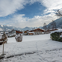 KITZIMMO-Domizil mit Potenzial in zentrumsnaher Ruhelage - Ski Out - Immobilien Kitzbühel.