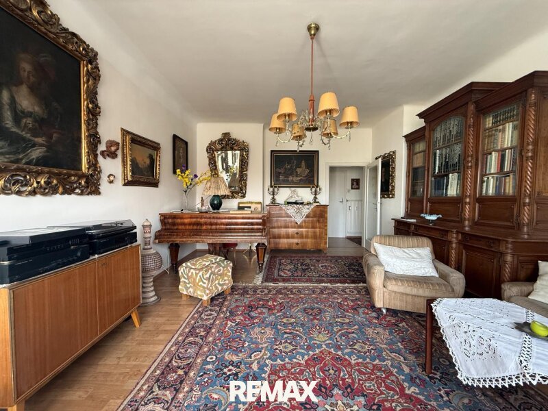 Wohnzimmer mit Zugang zur Terrasse