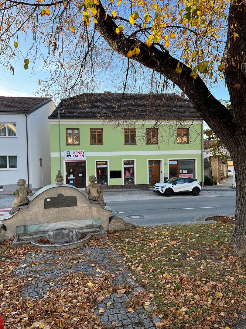 Geschäftshasu am Hauptplatz