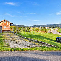 großzügiger Bauplatz