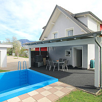 Haus + Pool