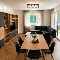 Wohnzimmer und Essbereich