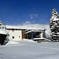 SAGENHAFTES ANWESEN IN ATEMBERAUBENDER DACHSTEINLAGE