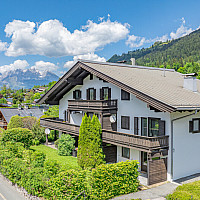 KITZIMMO-Exklusiver Freizeitwohnsitz am Sonnberg mit Panoramablick kaufen - Immobilien Kitzbühel.