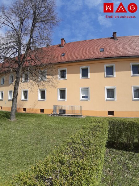 Straßerhof 2, Außenanlage