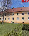 Straßerhof 2, Außenanlage