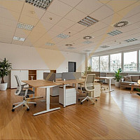 Büro-/Schulungsraum I | KI-generiert