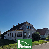 ehemaliger Bauernhof mit Dorfwirtshaus nahe Stift Geras