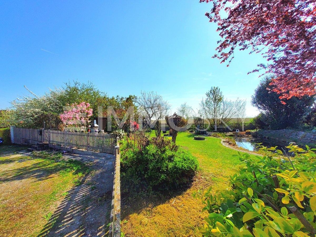 Ihr Garten Eden Doppelparzelle mit Schwimmteich