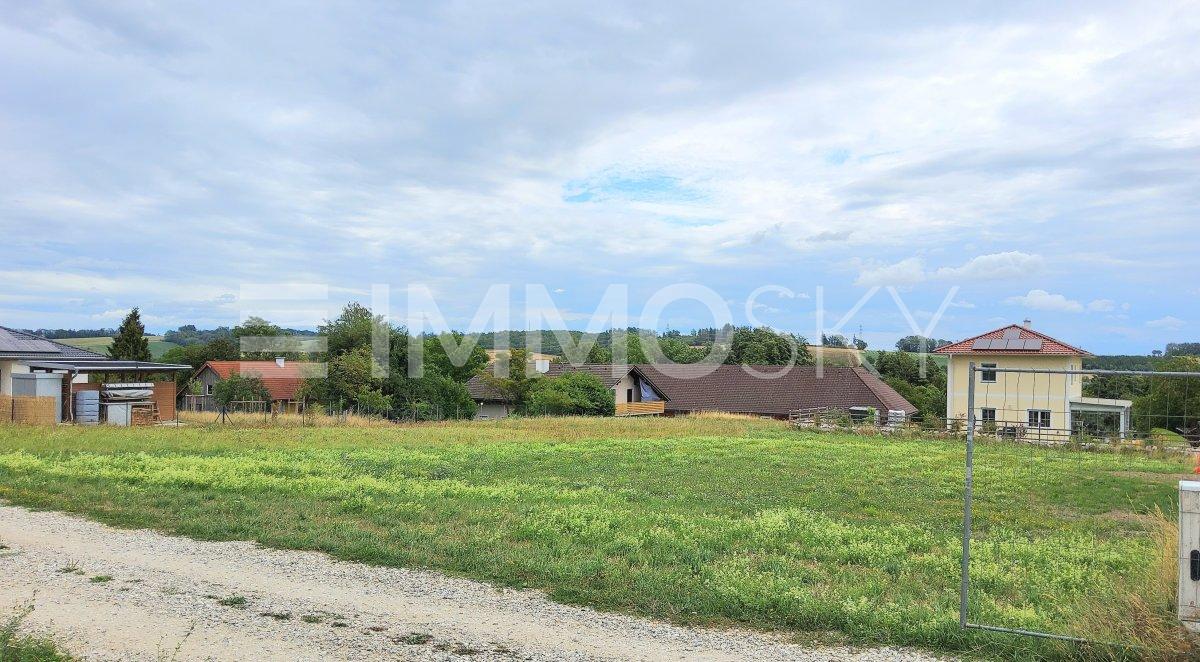 über 1000 m² Bauland im grünen!