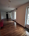 Wohnzimmer und Balkon