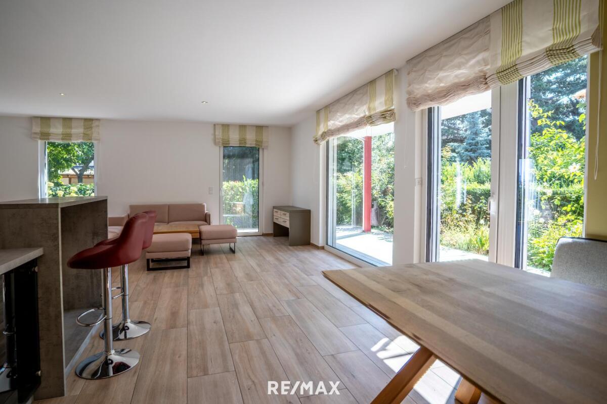 Wohnzimmer EG Ansicht 3