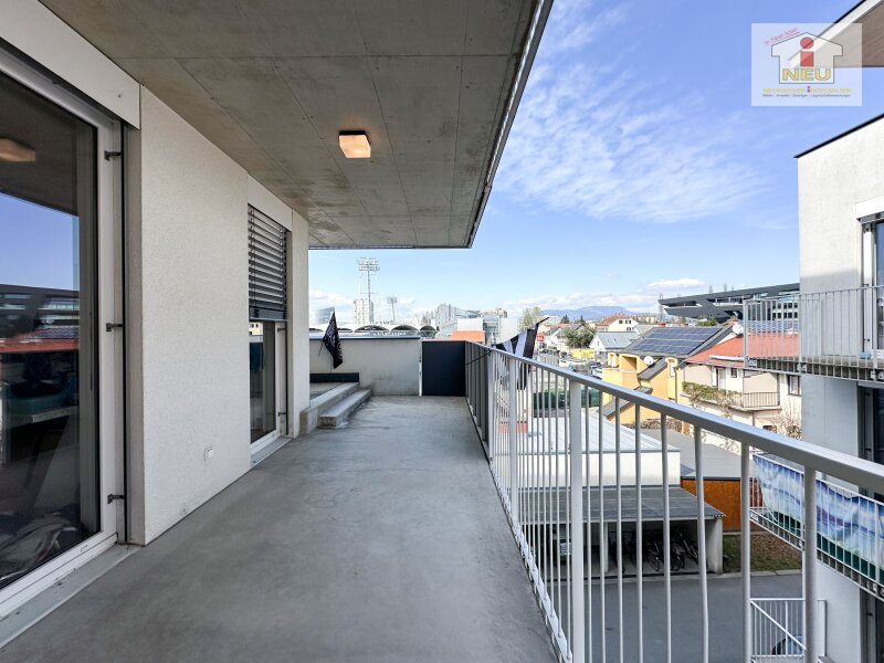 Neuwertige und schöne 3 Zi Wohnung mit Balkon und XXL-Terrasse in Graz - Liebenau