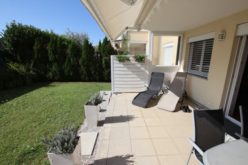 Traumhafte, neuwertige 3 Zi Gartenwohung mit 400m² Eigengarten und Tiefgarage in Waidmannsdorf