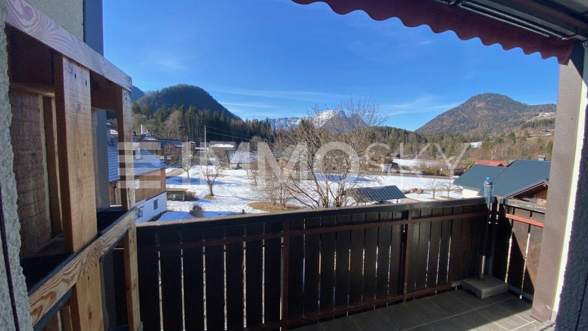 RUHIGER AUSSICHTSREICHER WOHNTRAUM NEBEN DEM GRUNDLSEE