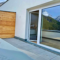 Südterrasse mit Bergblick