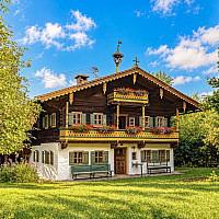KITZIMMO-Historisches Bauernhaus in traumhafter Lage kaufen - Immobilien Erpfendorf.