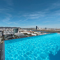 Roof-Top-Pool