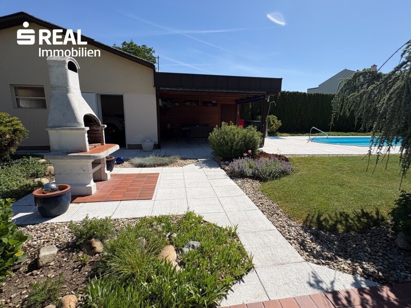 Garten mit Grillplatz