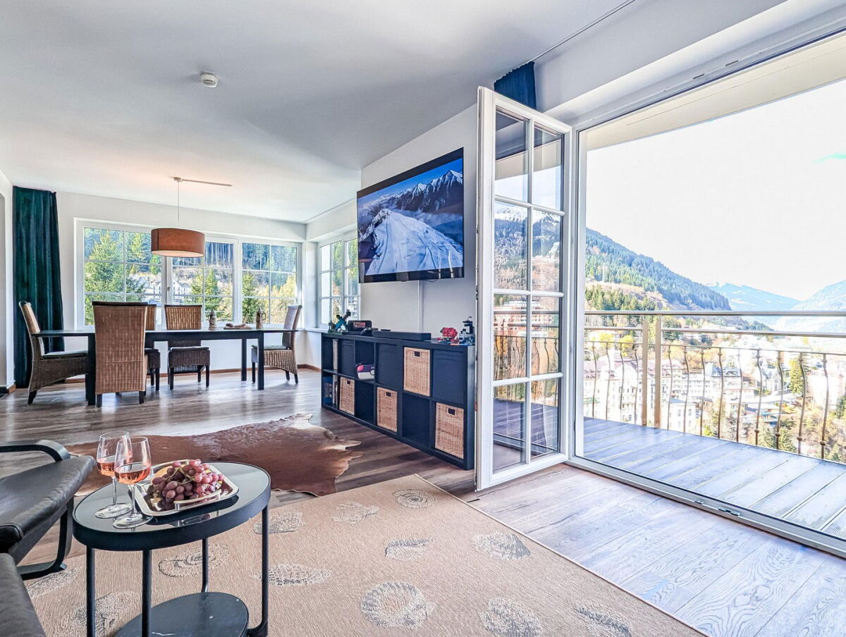 Wohnzimmer/Living room