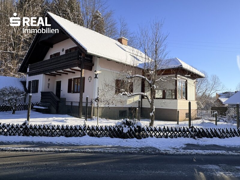 winterliche Außenansicht