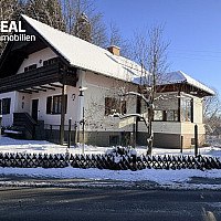 winterliche Außenansicht