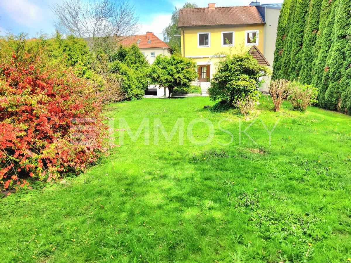 Eigenheim mit 600 m² Garten und Doppelgarage!