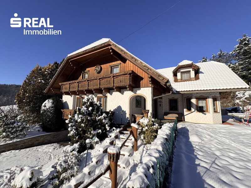 winterliche Außenansicht