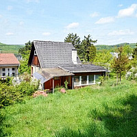 Ansicht aus dem Jahr 2017 nach Nordwesten mit Sommerhaus