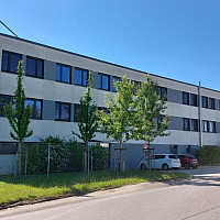 Aussenansicht Straßenseite_Bürogebäude 4511
