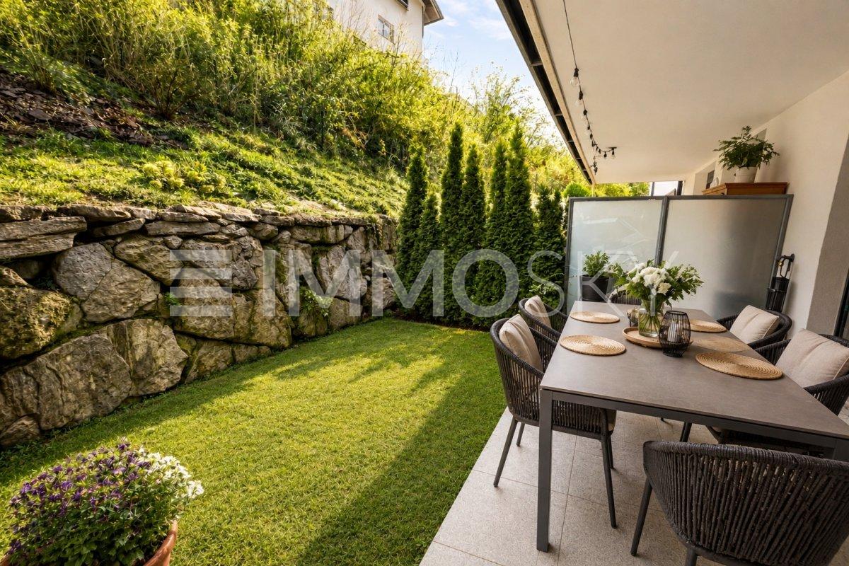 Terrasse (Möbel KI generiert)